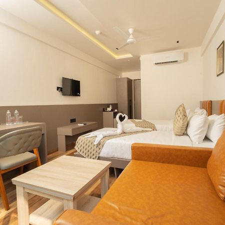 Krown Palace Resort Silvassa Εξωτερικό φωτογραφία