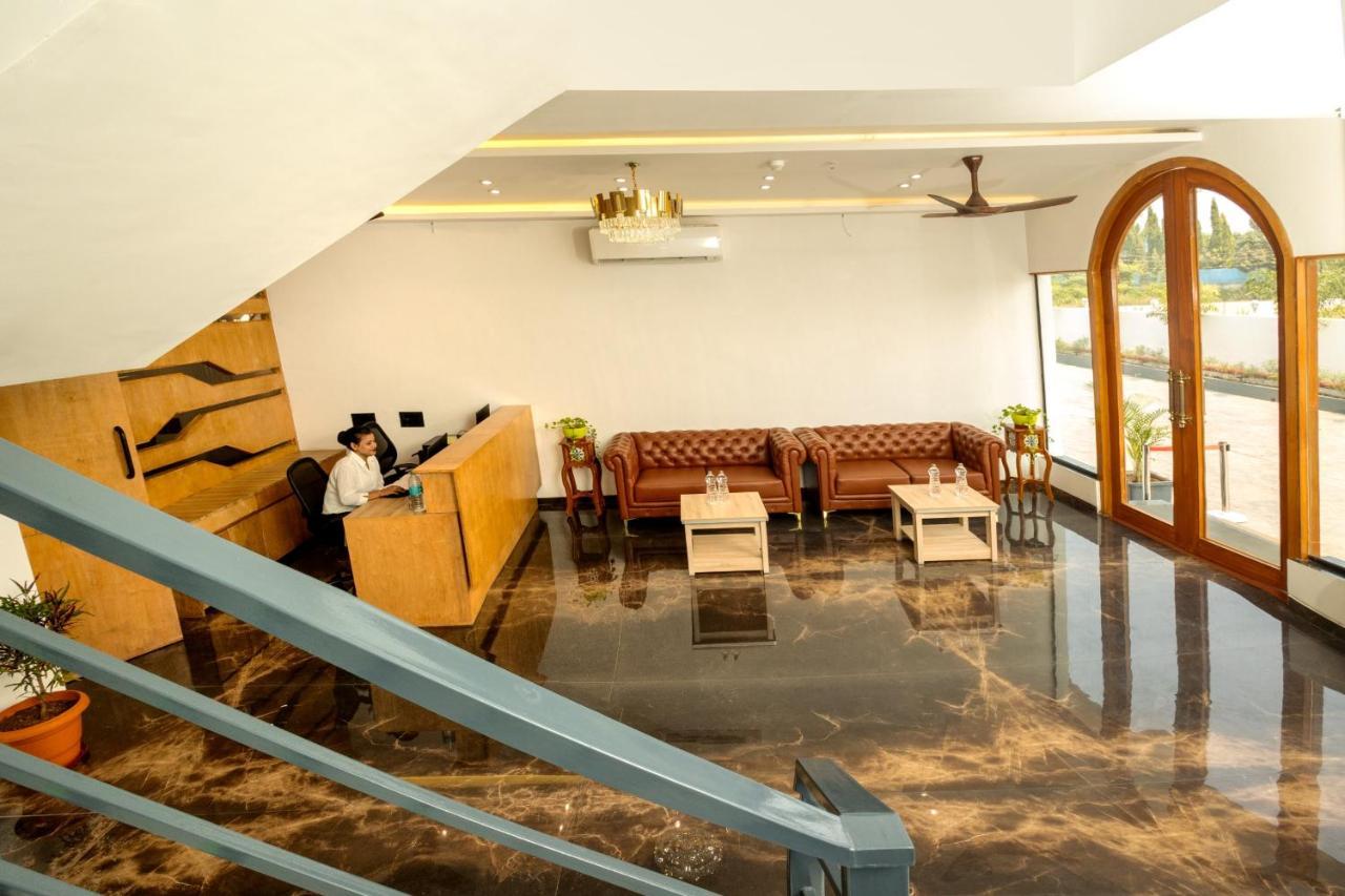 Krown Palace Resort Silvassa Εξωτερικό φωτογραφία