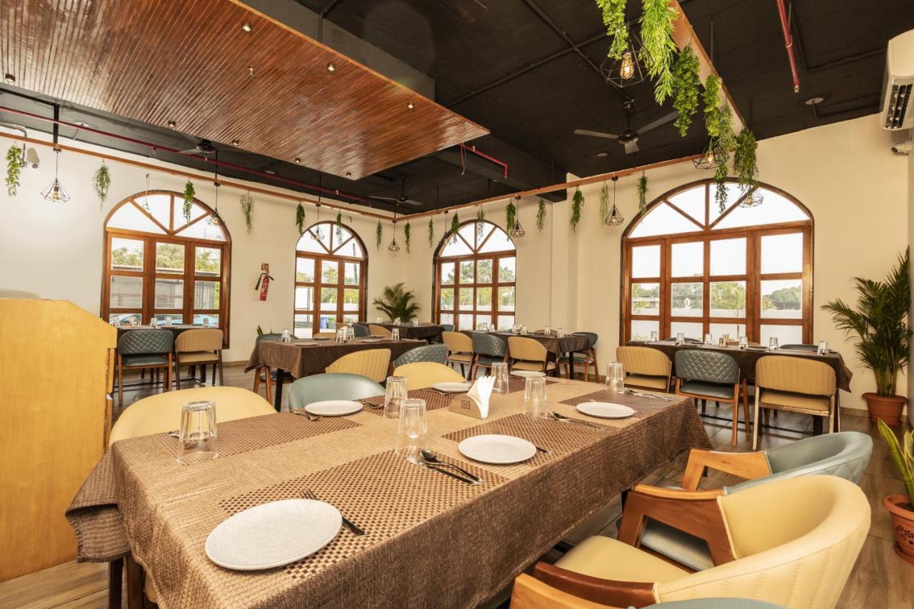 Krown Palace Resort Silvassa Εξωτερικό φωτογραφία
