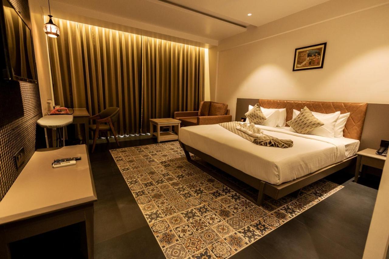 Krown Palace Resort Silvassa Εξωτερικό φωτογραφία
