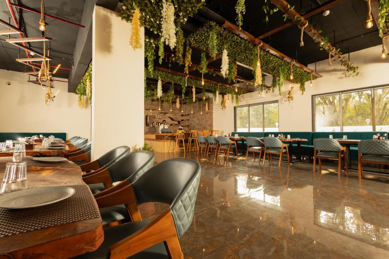 Krown Palace Resort Silvassa Εξωτερικό φωτογραφία
