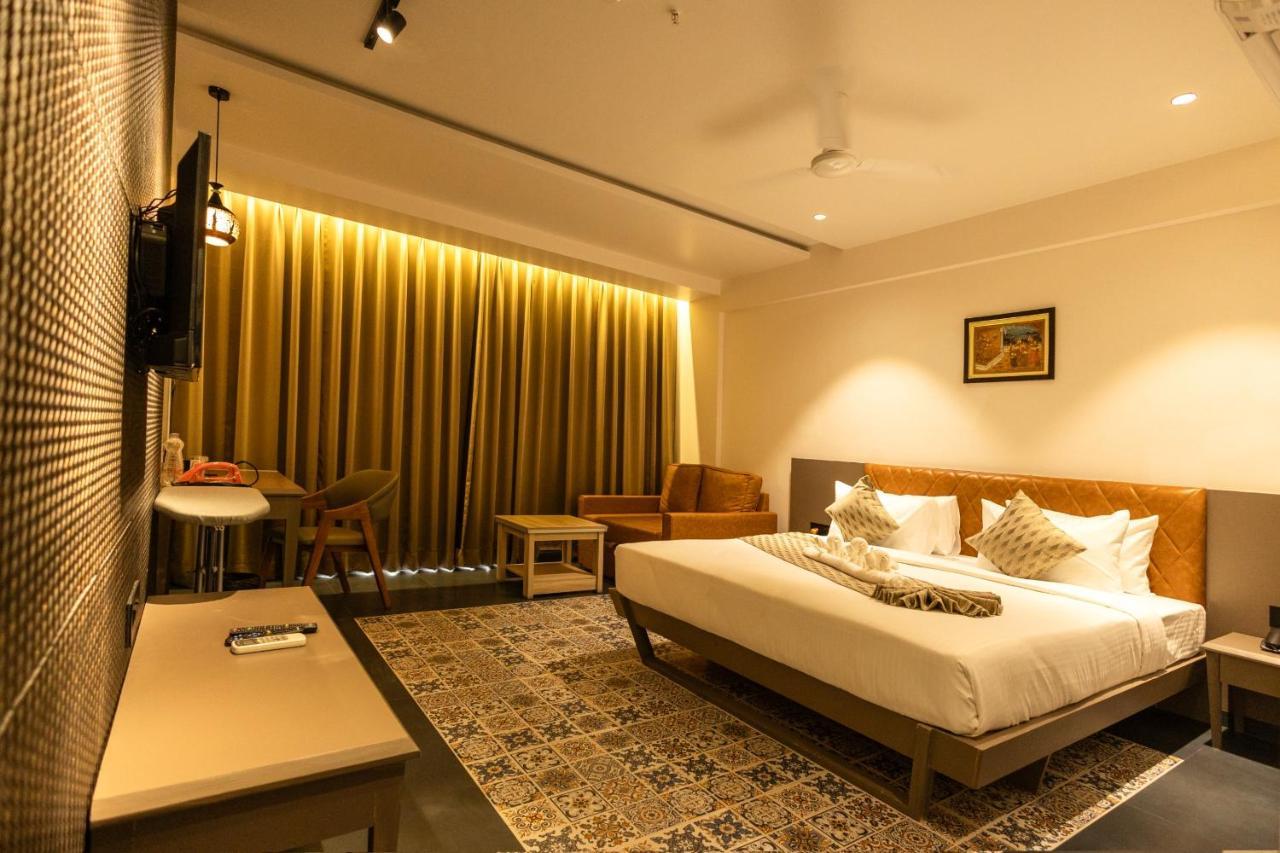 Krown Palace Resort Silvassa Εξωτερικό φωτογραφία
