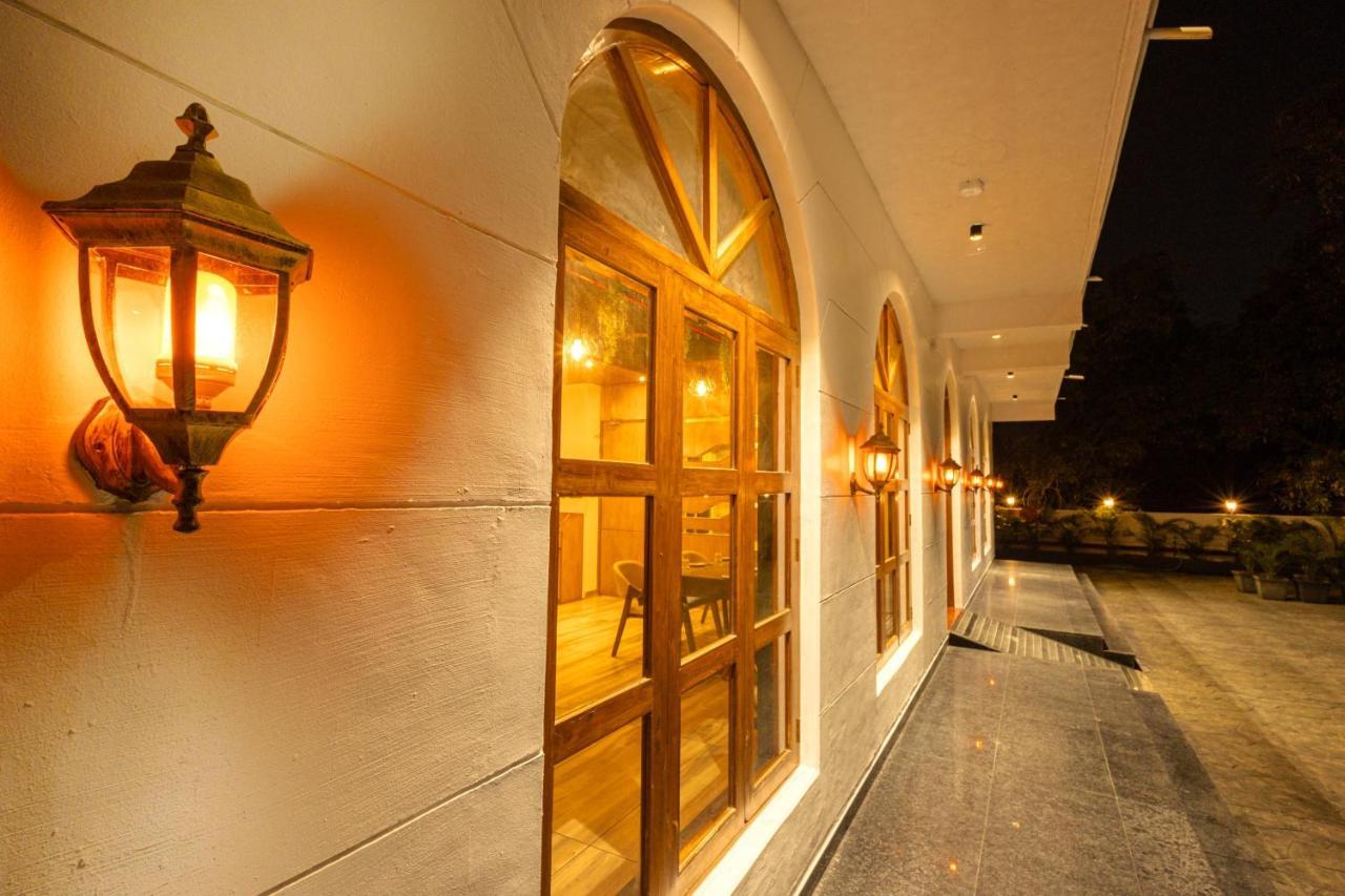 Krown Palace Resort Silvassa Εξωτερικό φωτογραφία