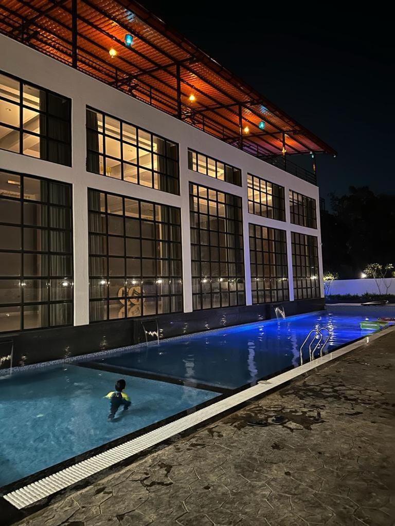 Krown Palace Resort Silvassa Εξωτερικό φωτογραφία