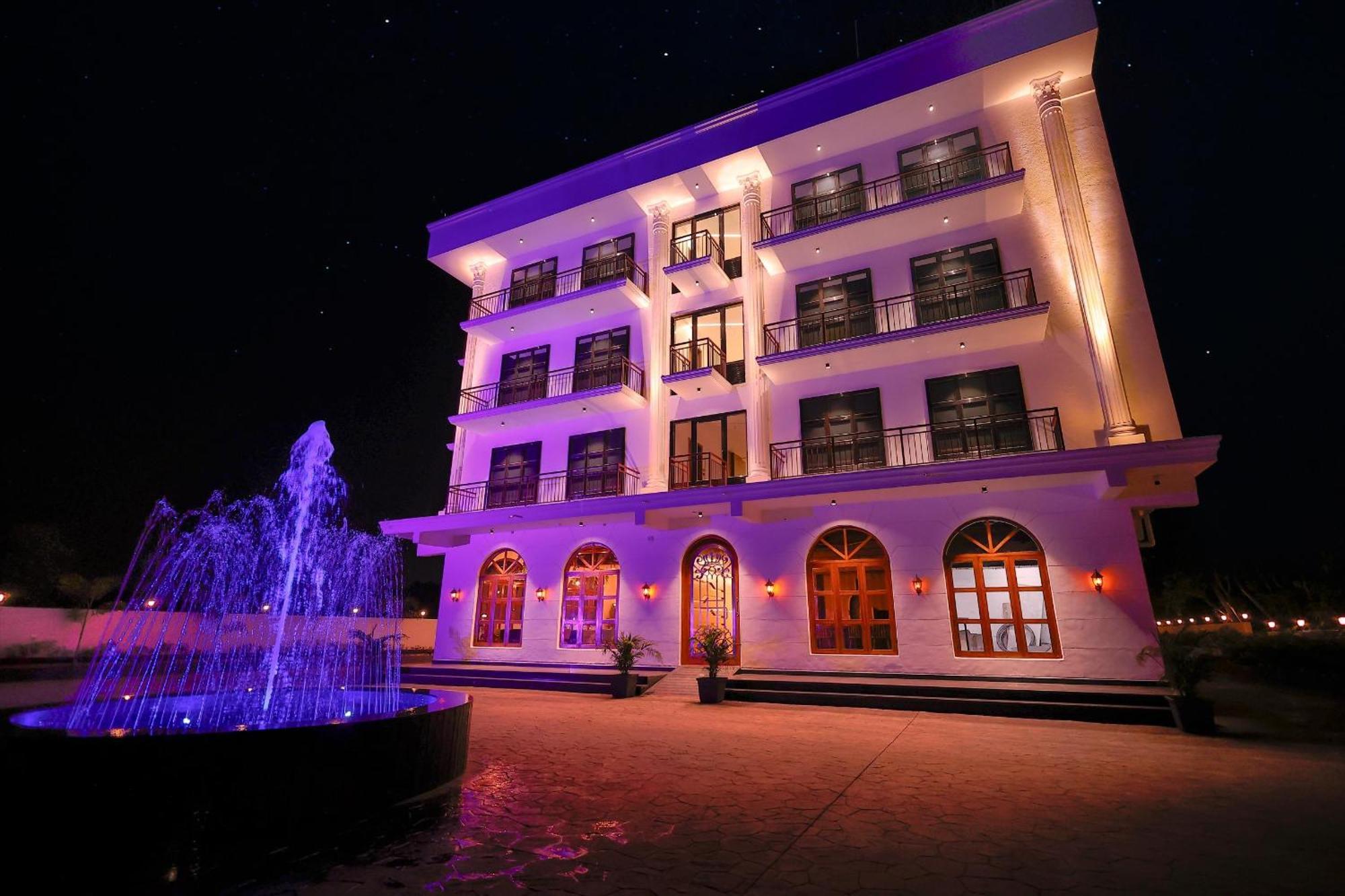 Krown Palace Resort Silvassa Εξωτερικό φωτογραφία