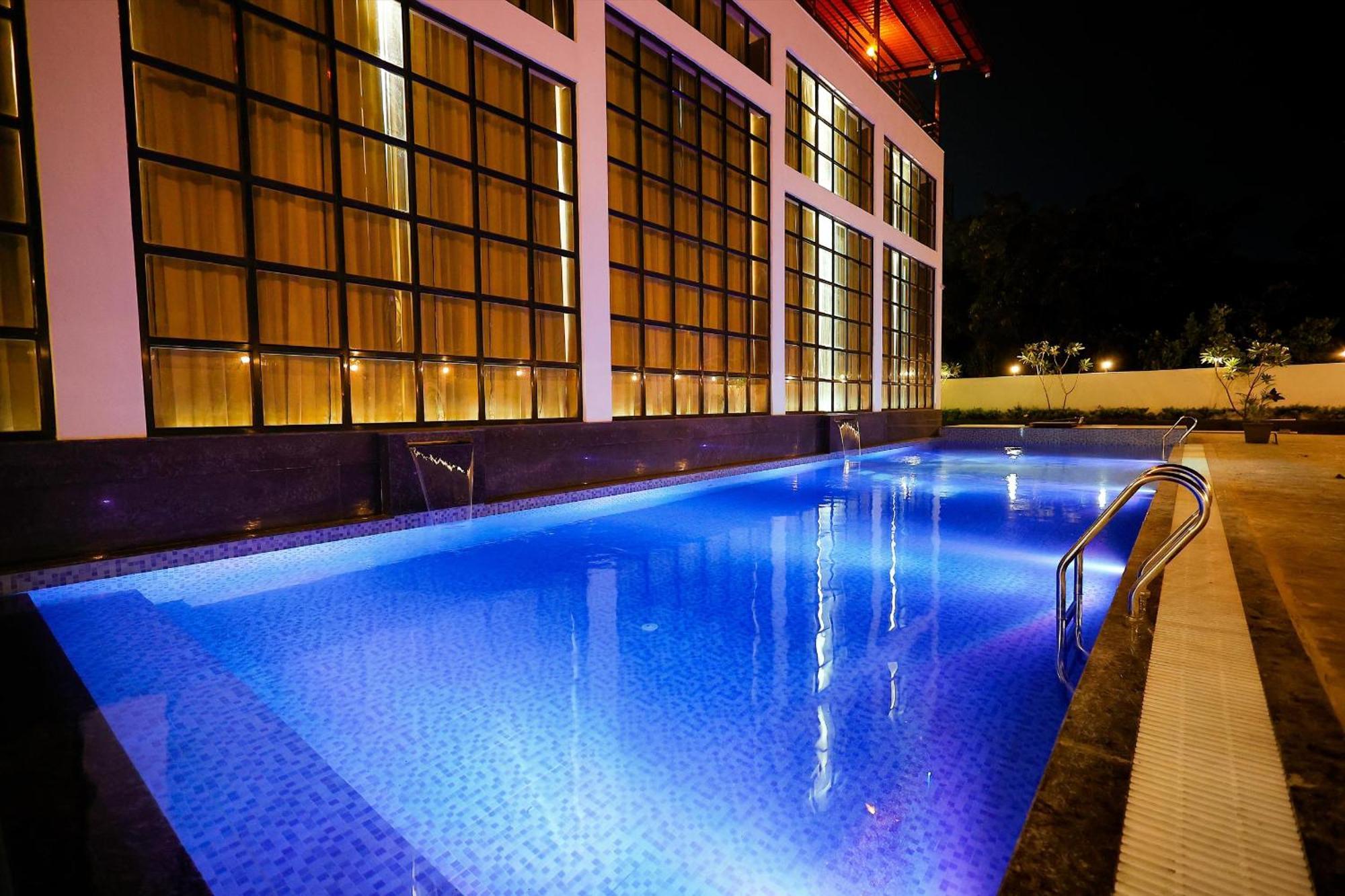 Krown Palace Resort Silvassa Εξωτερικό φωτογραφία