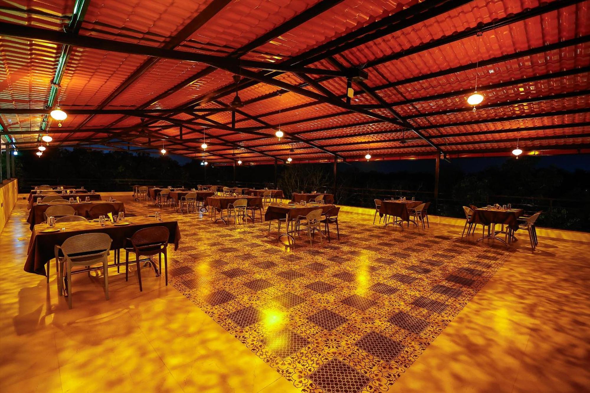 Krown Palace Resort Silvassa Εξωτερικό φωτογραφία