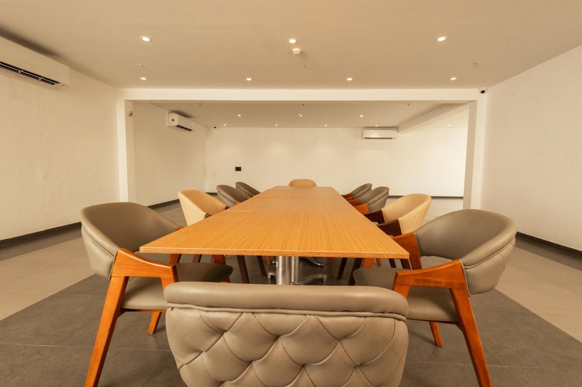 Krown Palace Resort Silvassa Εξωτερικό φωτογραφία