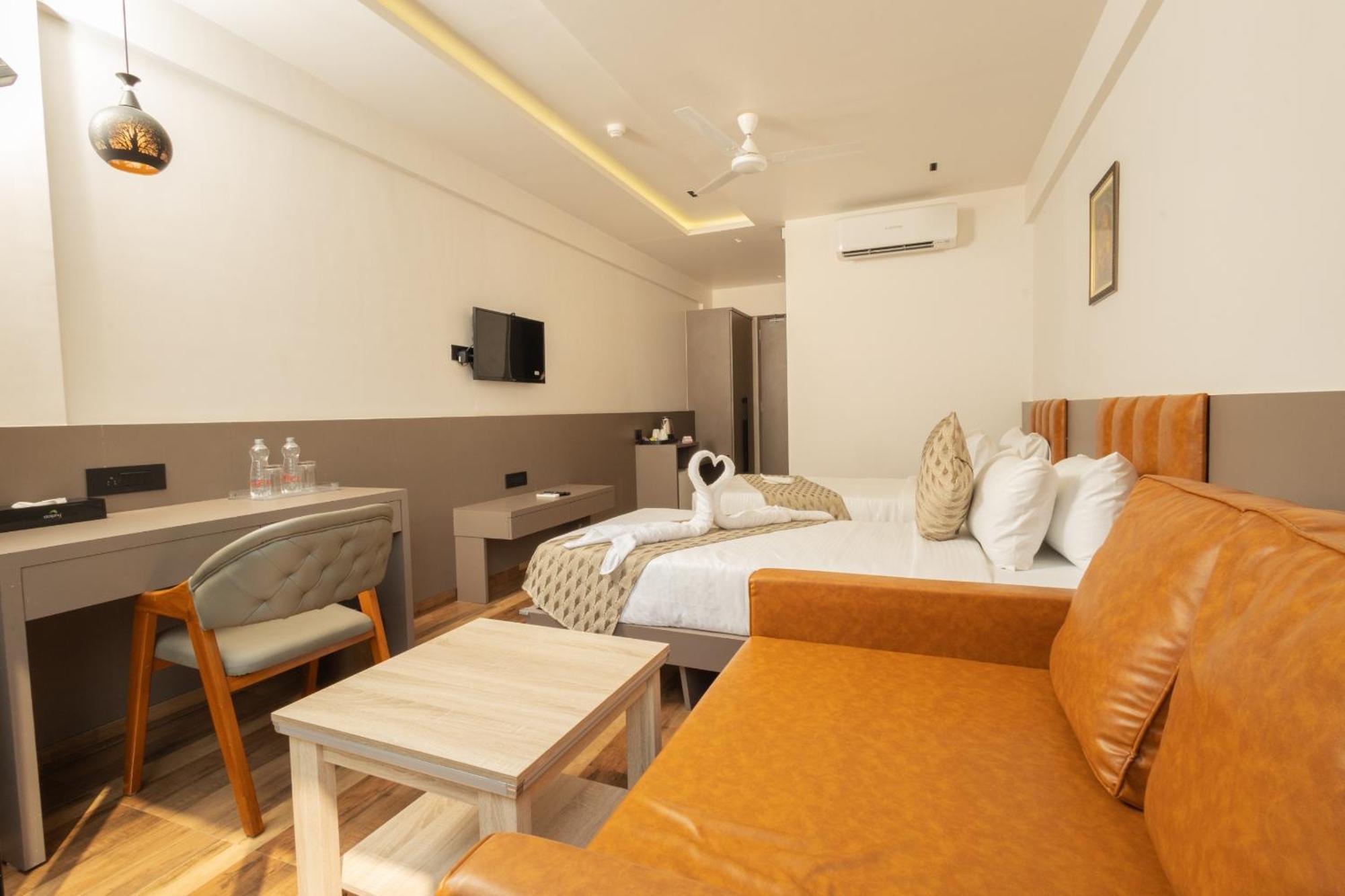 Krown Palace Resort Silvassa Εξωτερικό φωτογραφία